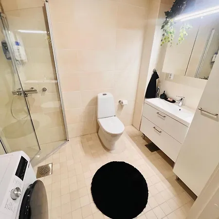 2 / Railway / Free Parking