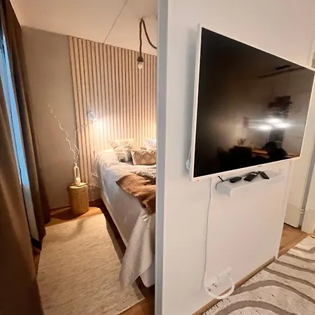 2 / Railway / Free Parking *