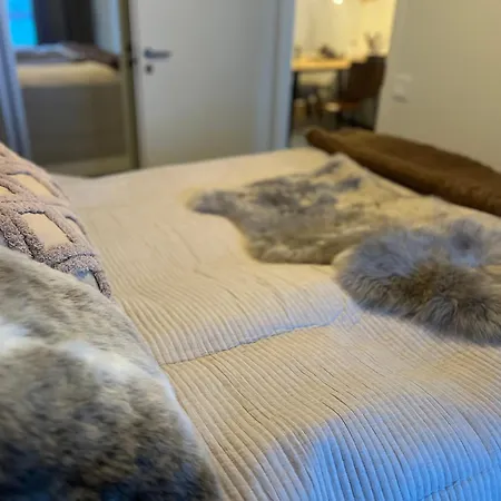 2 / Railway / Free Parking