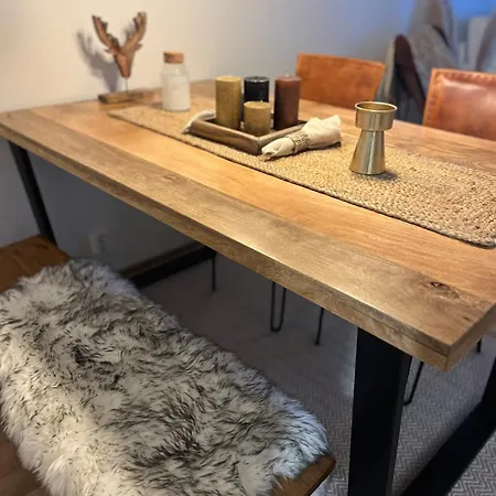 2 / Railway / Free Parking